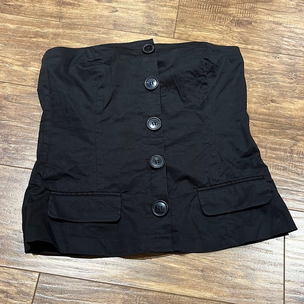 Black tangents button down strapless top